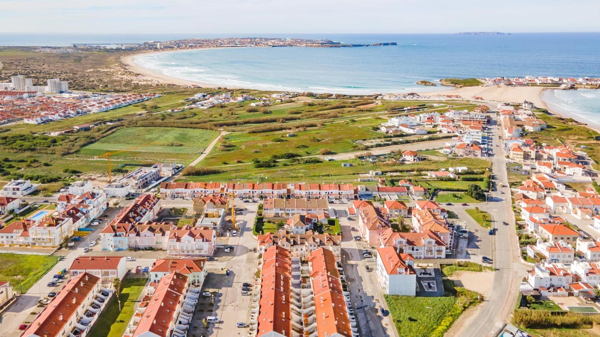 Baleal Happiness Surf House Villa Ferrel  Exterior photo