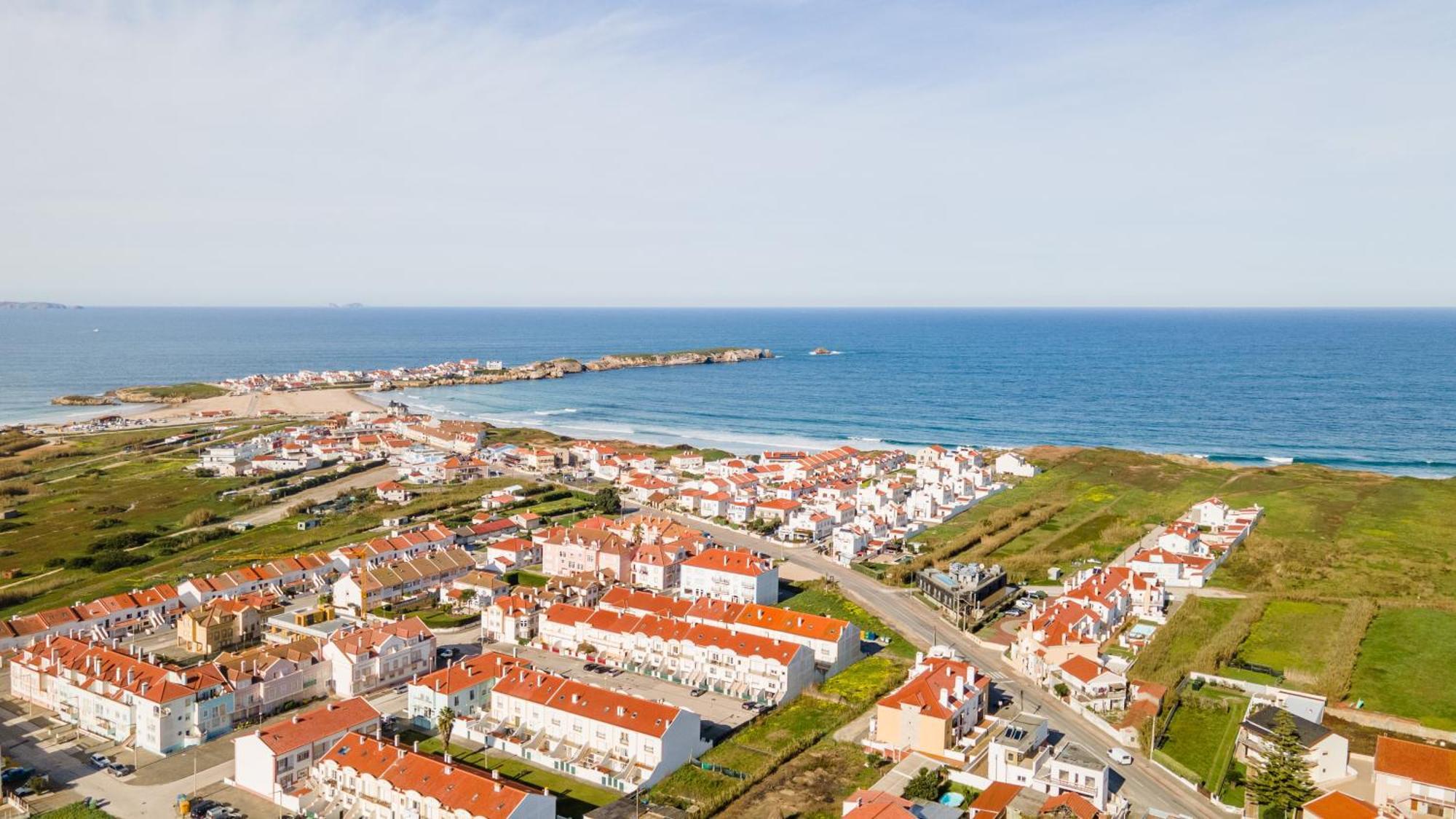 Baleal Happiness Surf House Villa Ferrel  Exterior photo